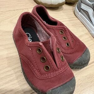 Cienta Kids Burgundy Canvas Slip-On Sneakers